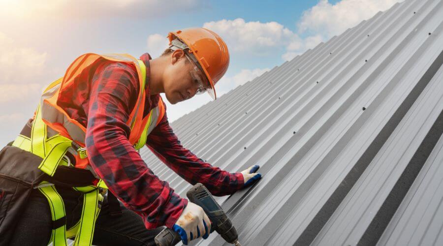 Owens Corning roofing contractor in Gaastra, MI